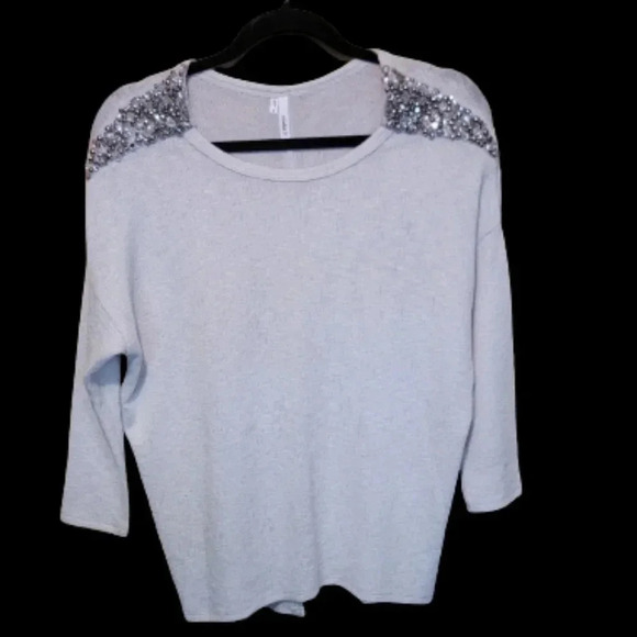 Studio Y Lightweight silver/grey sweater with Bling epaulets 3 button back - Picture 1 of 5